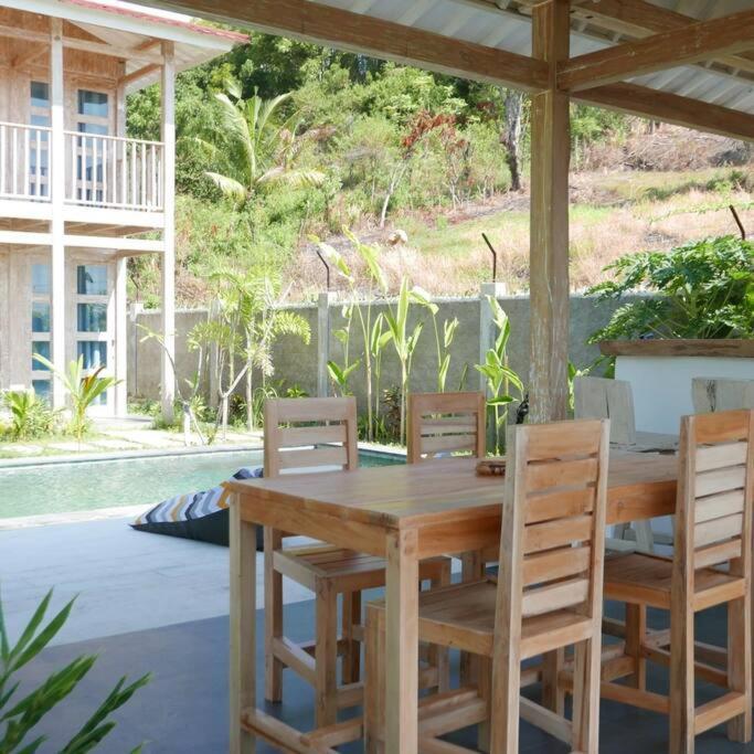 Silir Villa "Your Cozy Home" マタラム エクステリア 写真