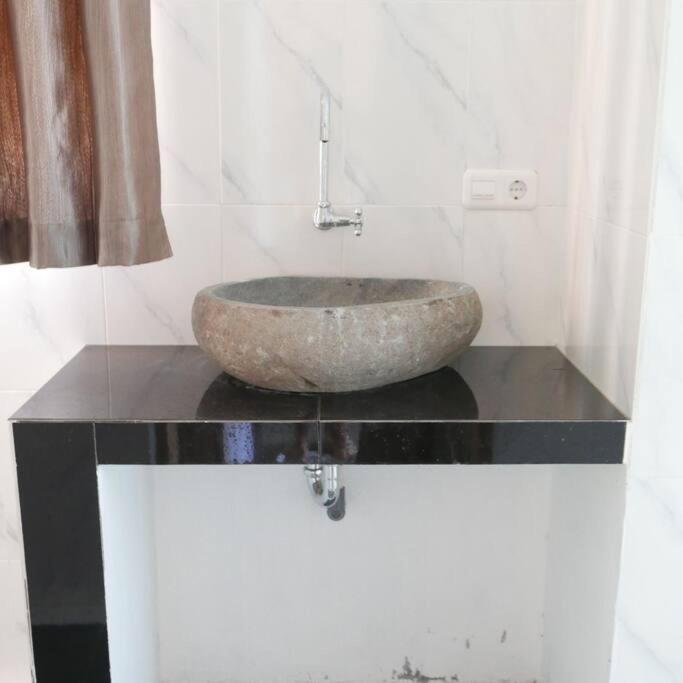 Silir Villa "Your Cozy Home" マタラム エクステリア 写真